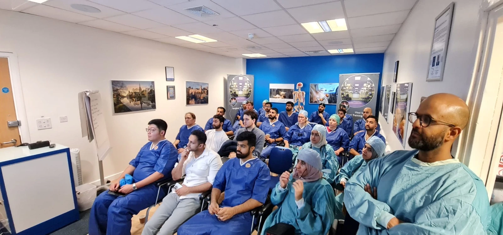 Dentists learning together during a MAG Dental Academy course